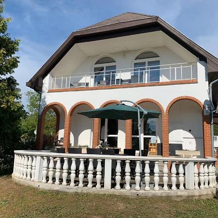Landhaus Toereki Mit Pool Siofok Bagian luar foto