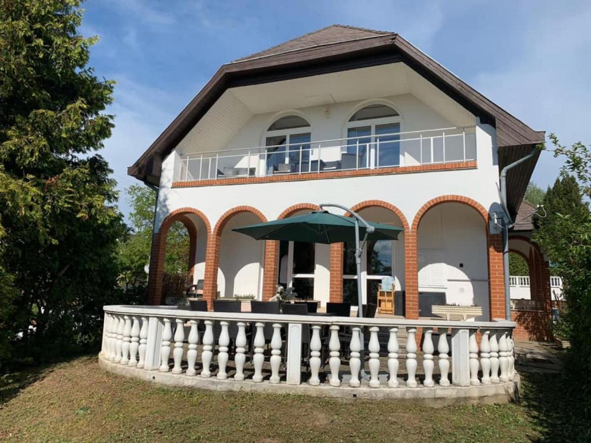 Landhaus Toereki Mit Pool Siofok Bagian luar foto