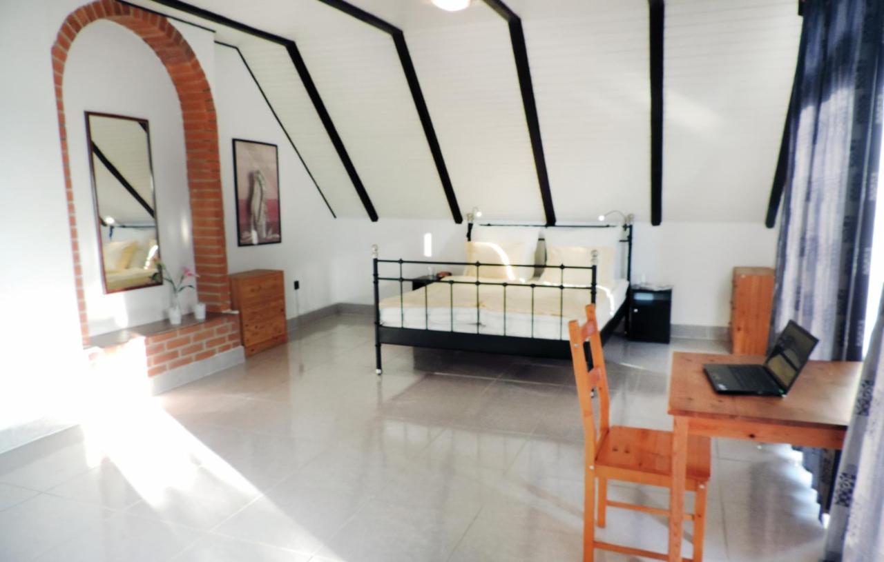 Landhaus Toereki Mit Pool Siofok Bagian luar foto