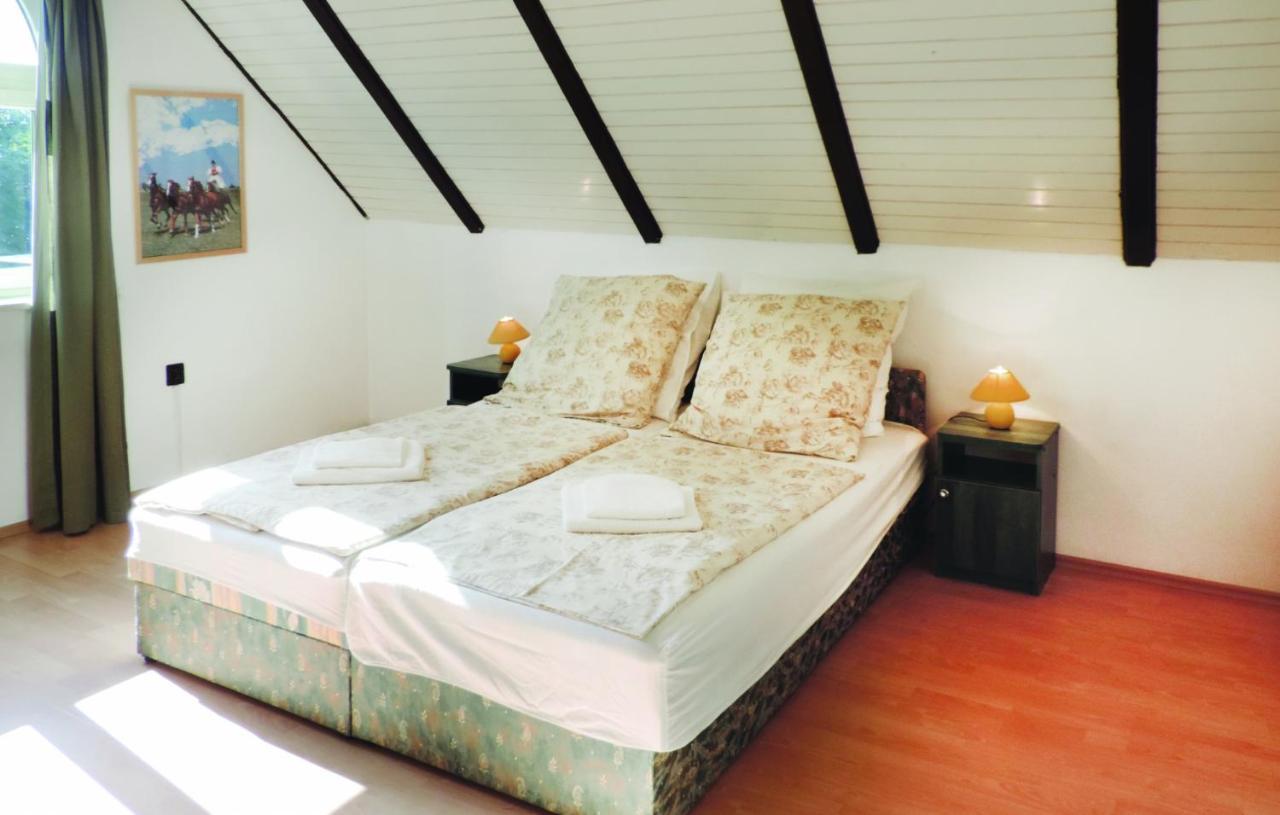 Landhaus Toereki Mit Pool Siofok Bagian luar foto