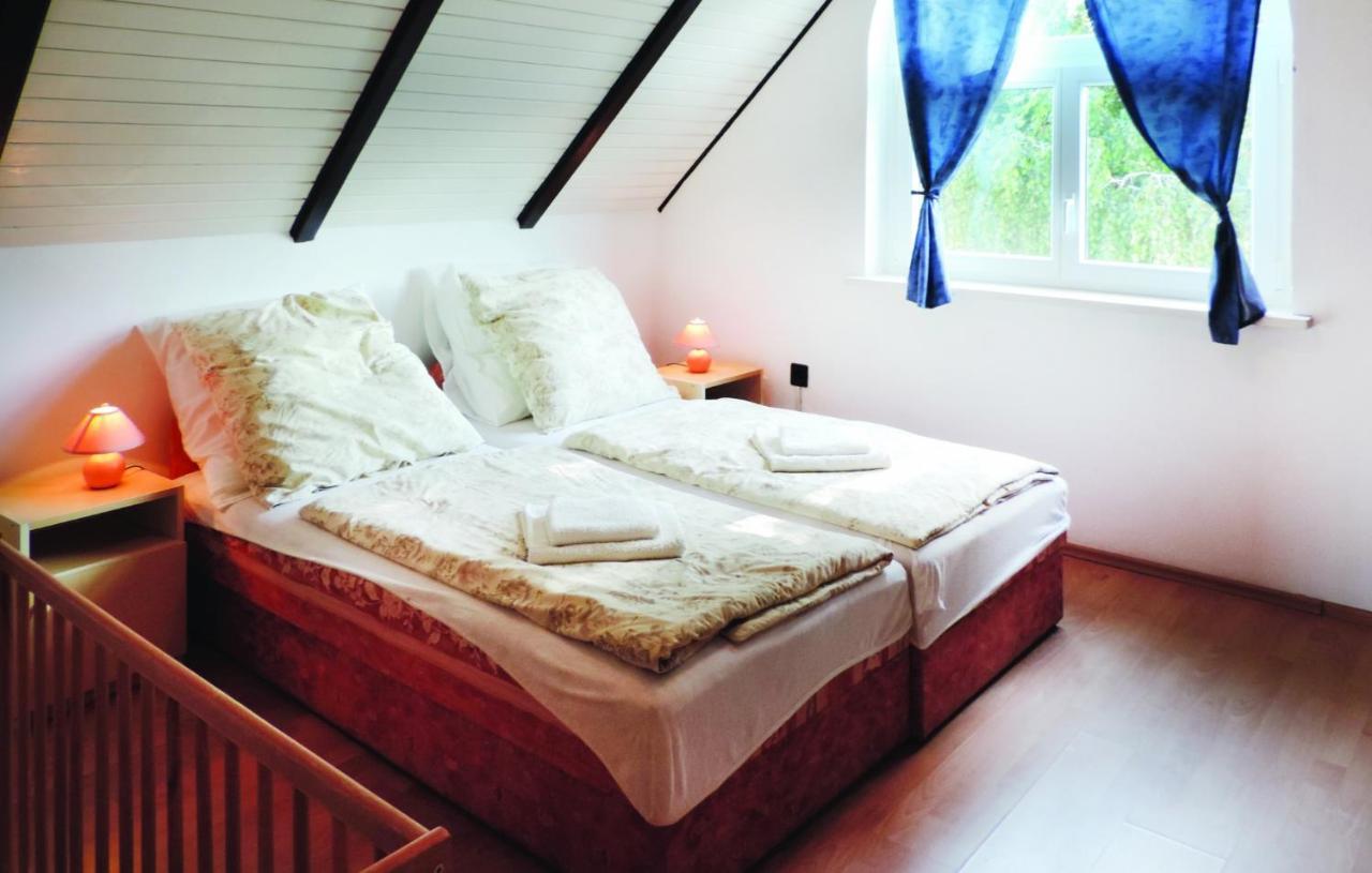Landhaus Toereki Mit Pool Siofok Bagian luar foto