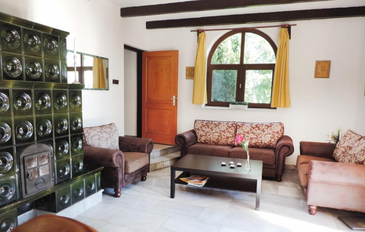 Landhaus Toereki Mit Pool Siofok Bagian luar foto